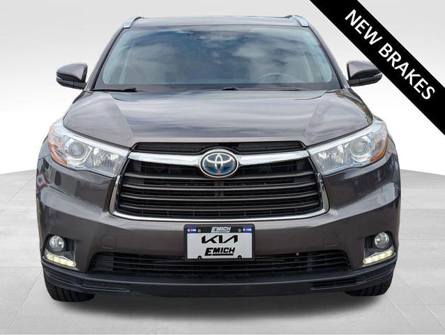 Photo of 2016 Predawn Gray Mica Toyota Highlander Hybrid