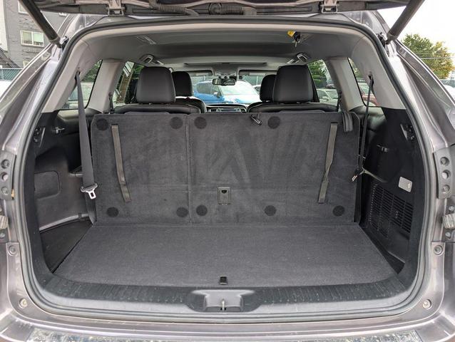 Photo of 2016 Predawn Gray Mica Toyota Highlander Hybrid