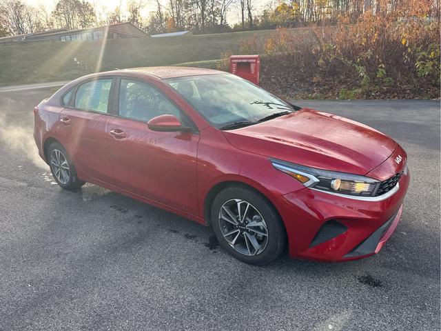 Photo of 2023 Currant Red Kia Forte