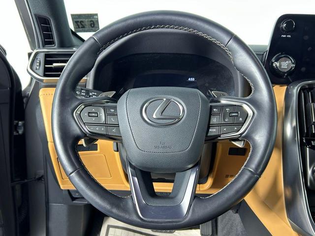 Photo of 2022 Atomic Silver Lexus LX 600