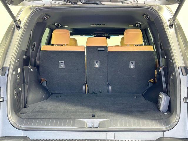 Photo of 2022 Atomic Silver Lexus LX 600