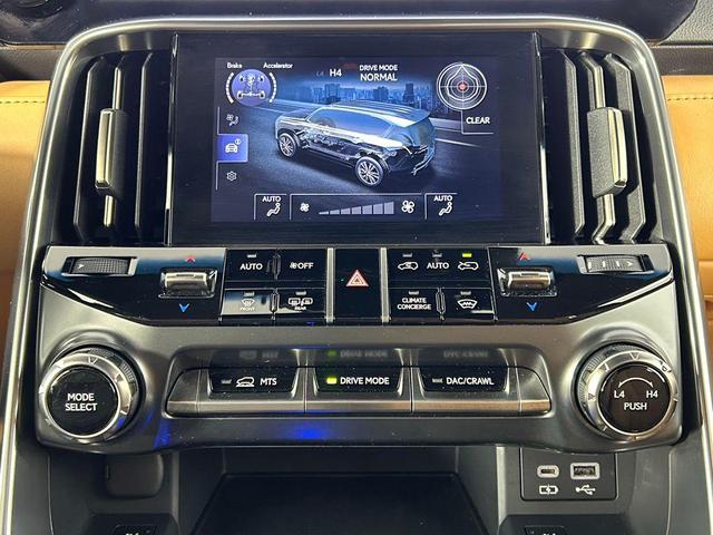Photo of 2022 Atomic Silver Lexus LX 600