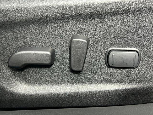 Photo of 2022 Super Black Nissan Altima