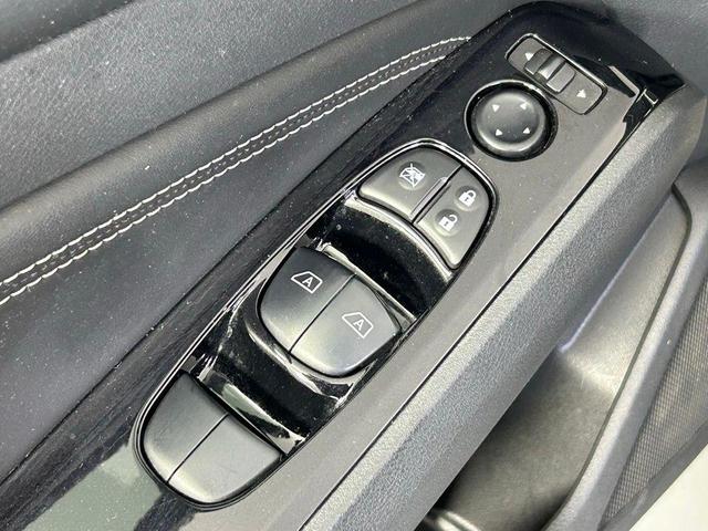 Photo of 2022 Super Black Nissan Altima