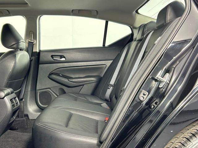 Photo of 2022 Super Black Nissan Altima