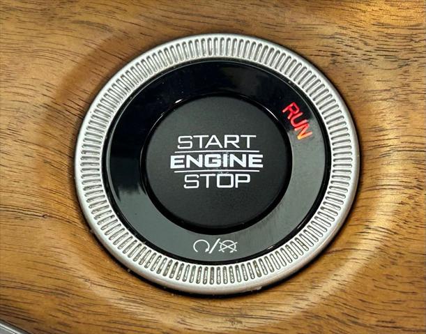 Photo of 2021 Silver Zynith Jeep Grand Cherokee L