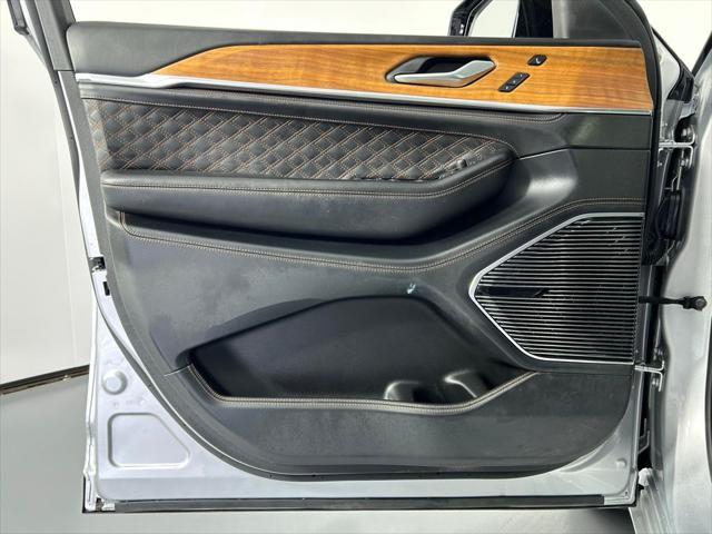 Photo of 2021 Silver Zynith Jeep Grand Cherokee L
