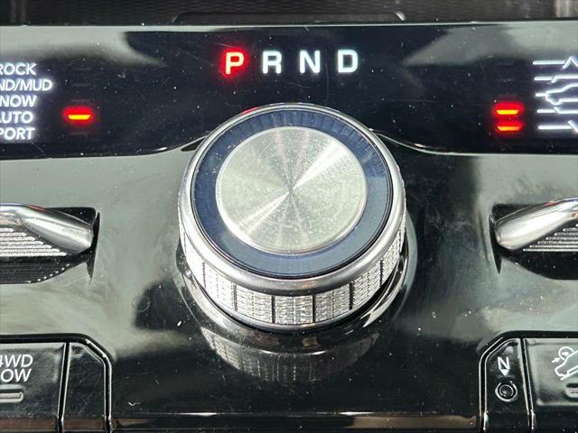 Photo of 2021 Silver Zynith Jeep Grand Cherokee L