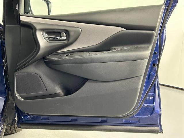 Photo of 2022 Deep Blue Pearl Nissan Murano