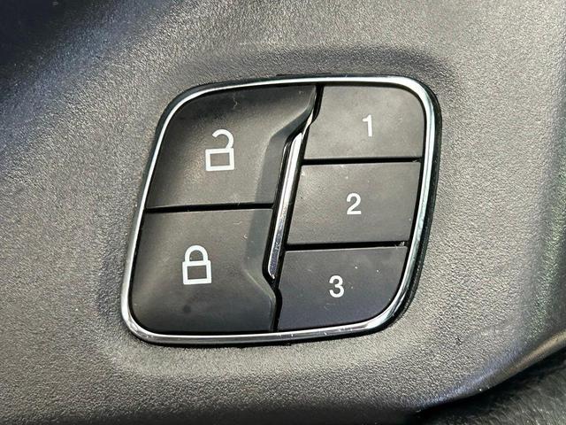 Photo of 2021 Agate Black Metallic Ford Expedition
