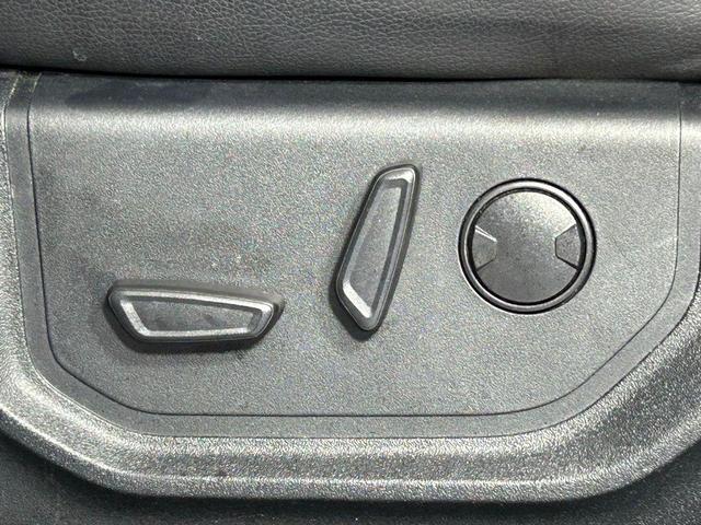 Photo of 2021 Agate Black Metallic Ford Expedition