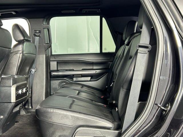 Photo of 2021 Agate Black Metallic Ford Expedition