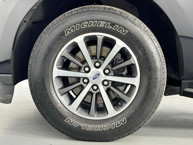 Photo of 2021 Agate Black Metallic Ford Expedition