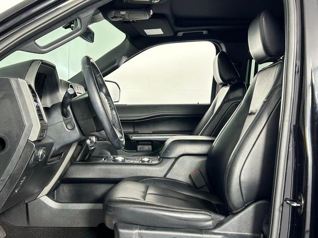 Photo of 2021 Agate Black Metallic Ford Expedition