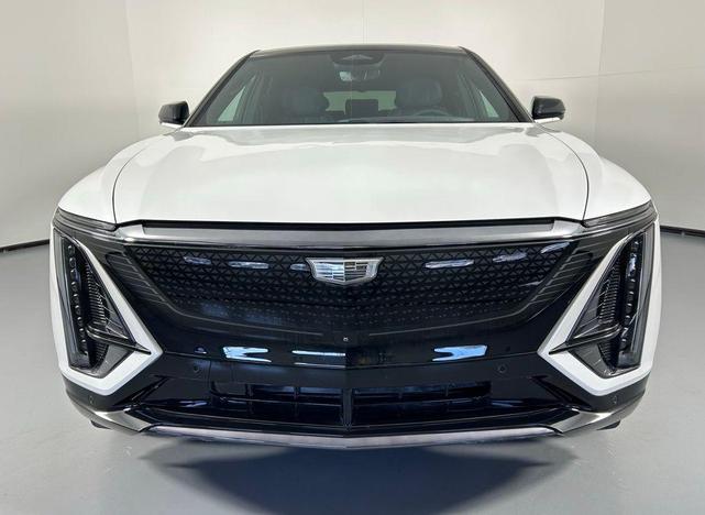 Photo of 2024 Crystal White Tricoat Cadillac LYRIQ