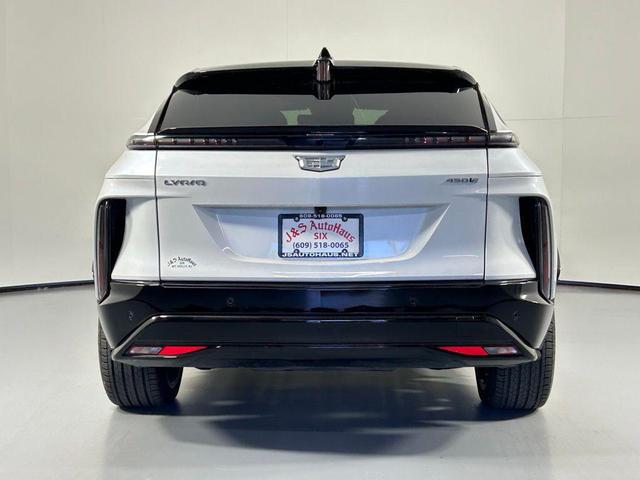 Photo of 2024 Crystal White Tricoat Cadillac LYRIQ