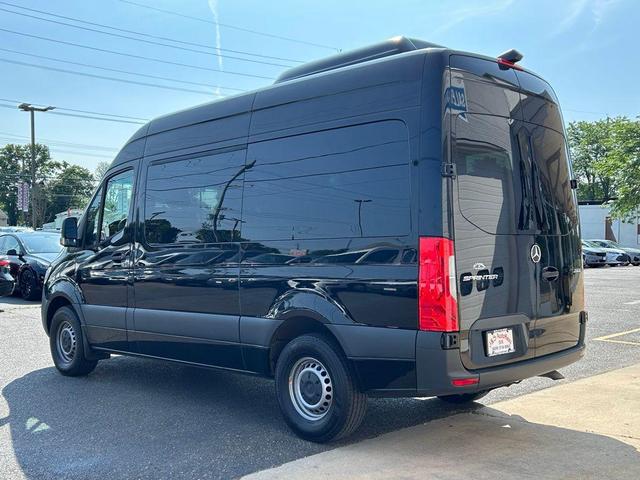 Photo of 2023 Black Mercedes-Benz Sprinter 2500