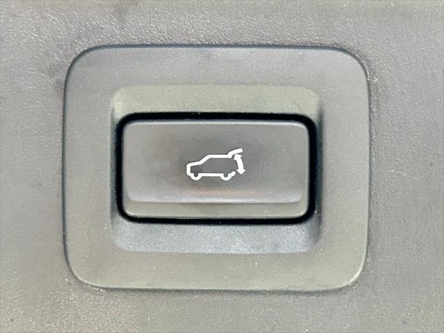 Photo of 2023 Sonic Silver Metallic Mazda CX-9