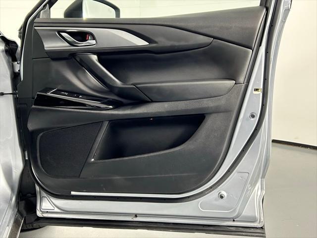 Photo of 2023 Sonic Silver Metallic Mazda CX-9
