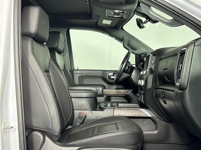 Photo of 2023 White Frost Tricoat GMC Sierra 2500