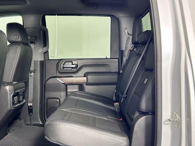 Photo of 2023 White Frost Tricoat GMC Sierra 2500