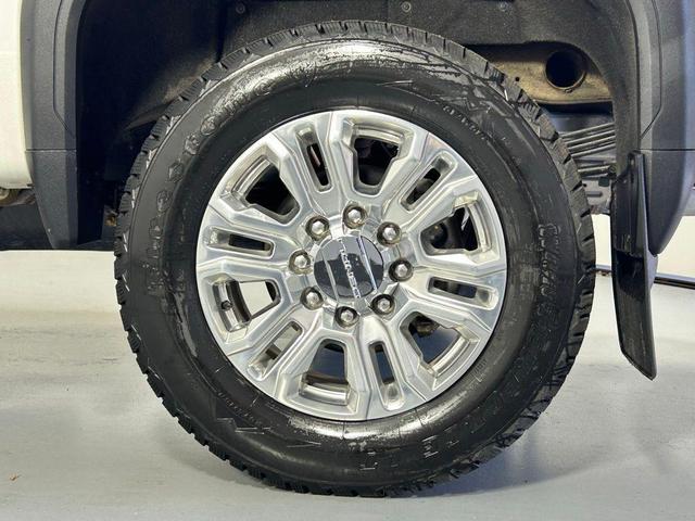 Photo of 2023 White Frost Tricoat GMC Sierra 2500