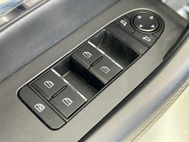 Photo of 2024 Jet Black Mica Mazda CX-90 PHEV