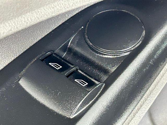 Photo of 2019 Frozen White Ford Transit Connect