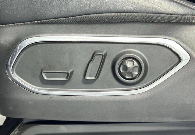 Photo of 2024 Bright White Clearcoat Jeep Wagoneer