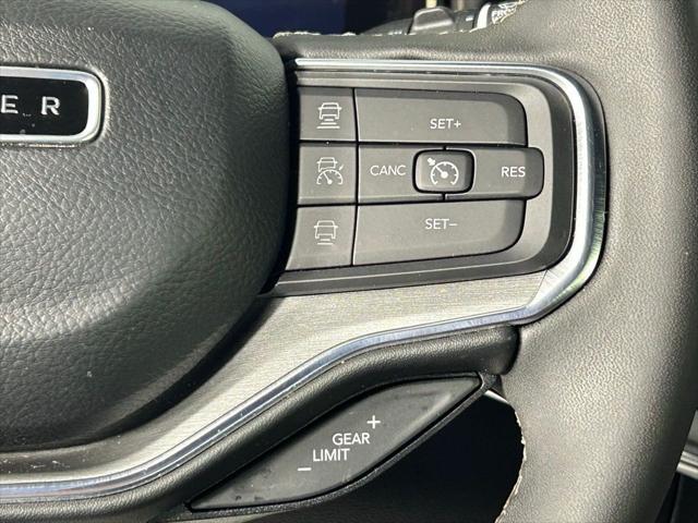 Photo of 2024 Bright White Clearcoat Jeep Wagoneer