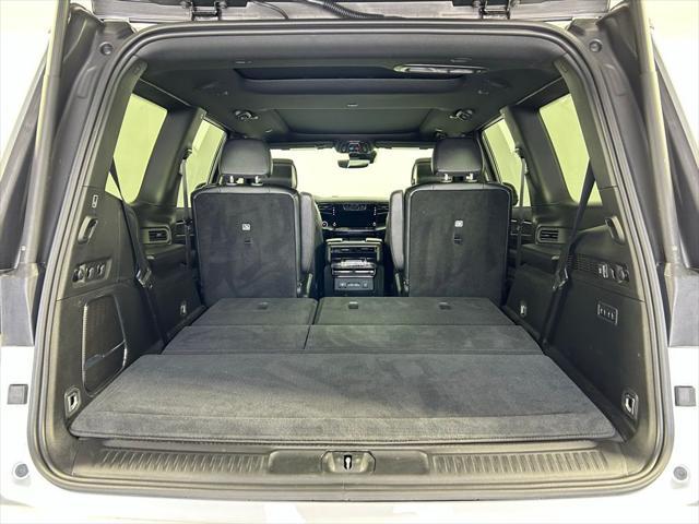 Photo of 2024 Bright White Clearcoat Jeep Wagoneer