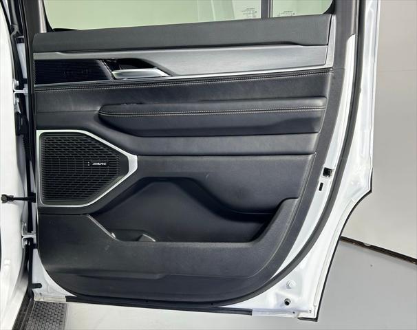 Photo of 2024 Bright White Clearcoat Jeep Wagoneer