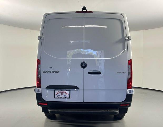Photo of 2023 White Mercedes-Benz Sprinter 2500
