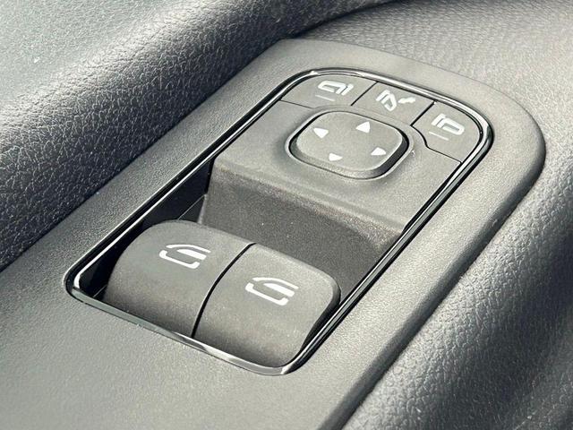Photo of 2023 White Mercedes-Benz Sprinter 2500