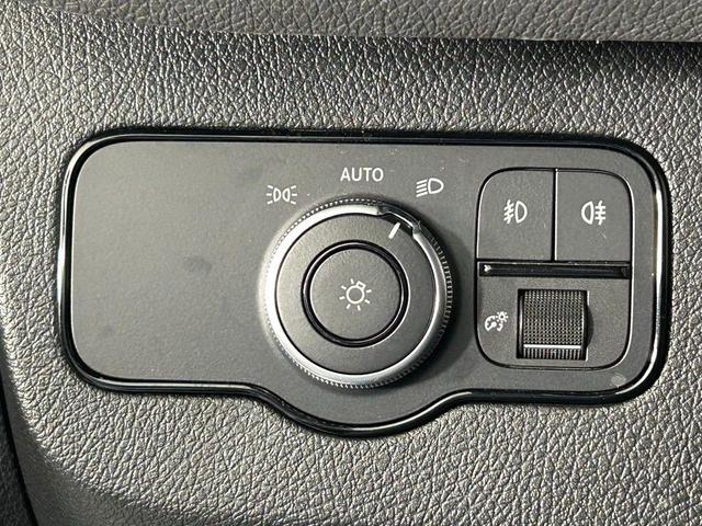 Photo of 2023 White Mercedes-Benz Sprinter 2500