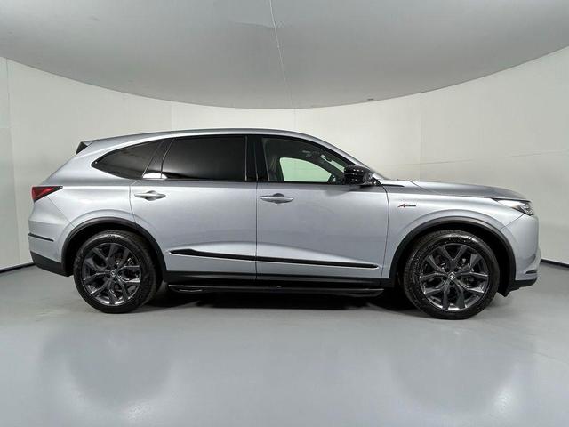 Photo of 2023 Lunar Silver Metallic Acura MDX