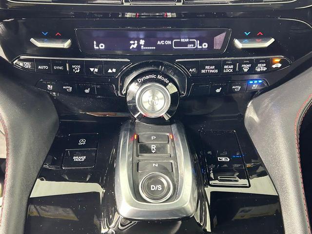 Photo of 2023 Lunar Silver Metallic Acura MDX