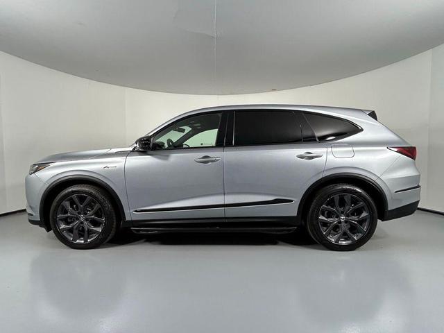 Photo of 2023 Lunar Silver Metallic Acura MDX