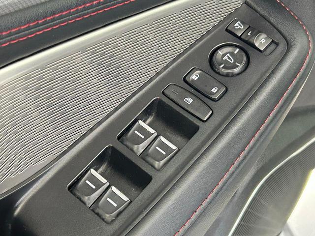 Photo of 2023 Lunar Silver Metallic Acura MDX