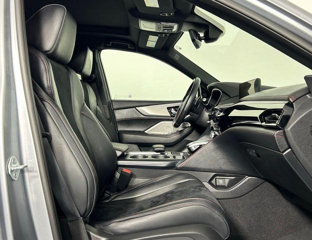 Photo of 2023 Lunar Silver Metallic Acura MDX