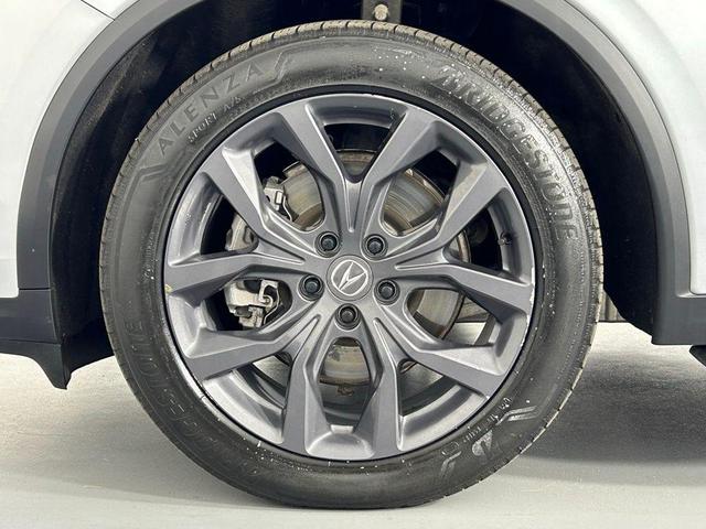 Photo of 2023 Lunar Silver Metallic Acura MDX