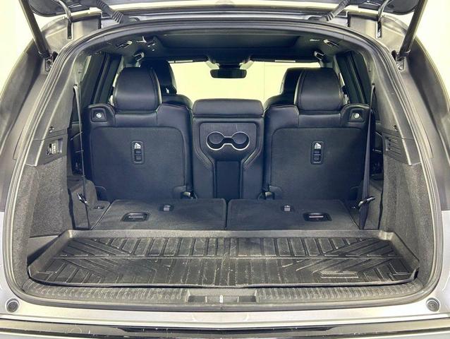 Photo of 2023 Lunar Silver Metallic Acura MDX