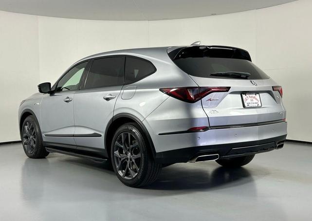 Photo of 2023 Lunar Silver Metallic Acura MDX