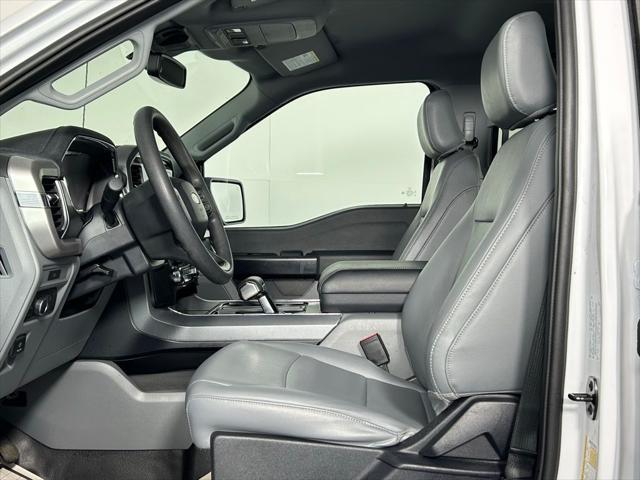 Photo of 2022 Oxford White Ford F-150 Lightning