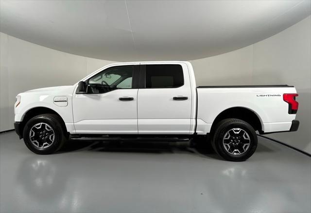 Photo of 2022 Oxford White Ford F-150 Lightning