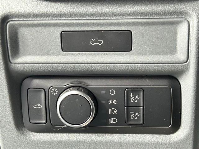 Photo of 2022 Oxford White Ford F-150 Lightning