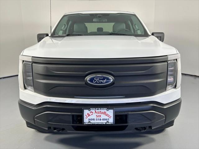Photo of 2022 Oxford White Ford F-150 Lightning