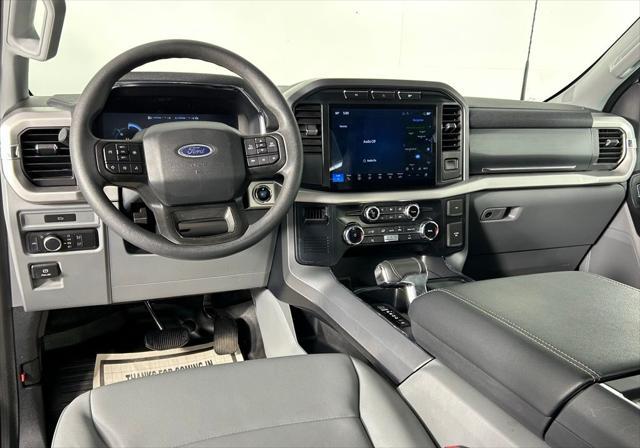 Photo of 2022 Oxford White Ford F-150 Lightning