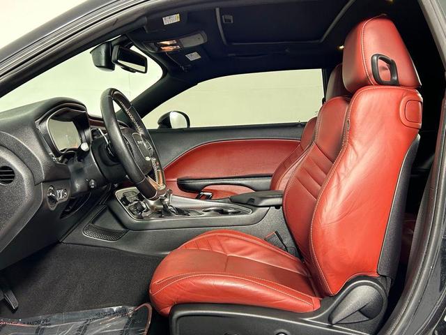 Photo of 2019 Pitch Black Clearcoat Dodge Challenger