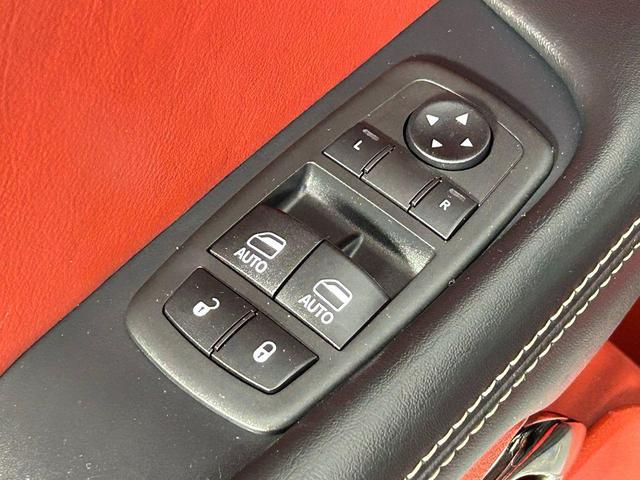 Photo of 2019 Pitch Black Clearcoat Dodge Challenger